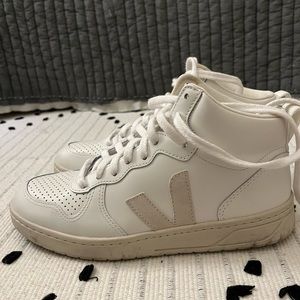 VEJA White V 15 Mid Sneaker Sz 8